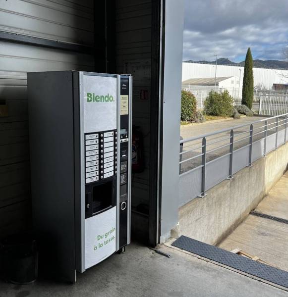 Location de distributeur automatique de boissons chaudes café thé chocolat à Aix en Provence, Marseille, Marignane, Vitrolles